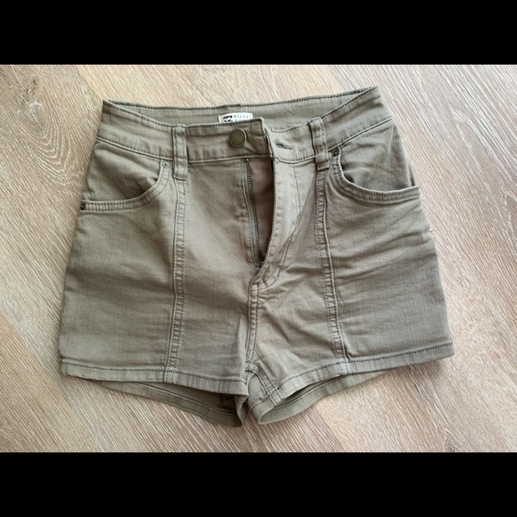 Billabong Women’s U Know Me high waist shorts green 24 - Picture 1 of 8